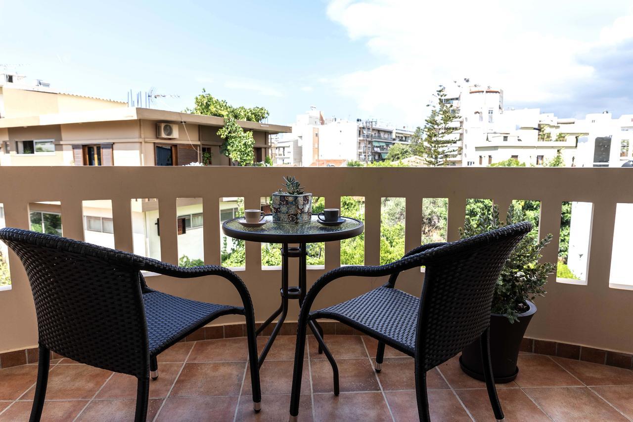 Plumi City Apartments Chania  Buitenkant foto